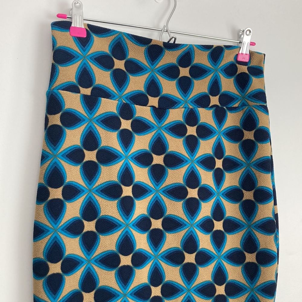 Lularoe |Cassie Skirt sz Small - Picture 2 of 5